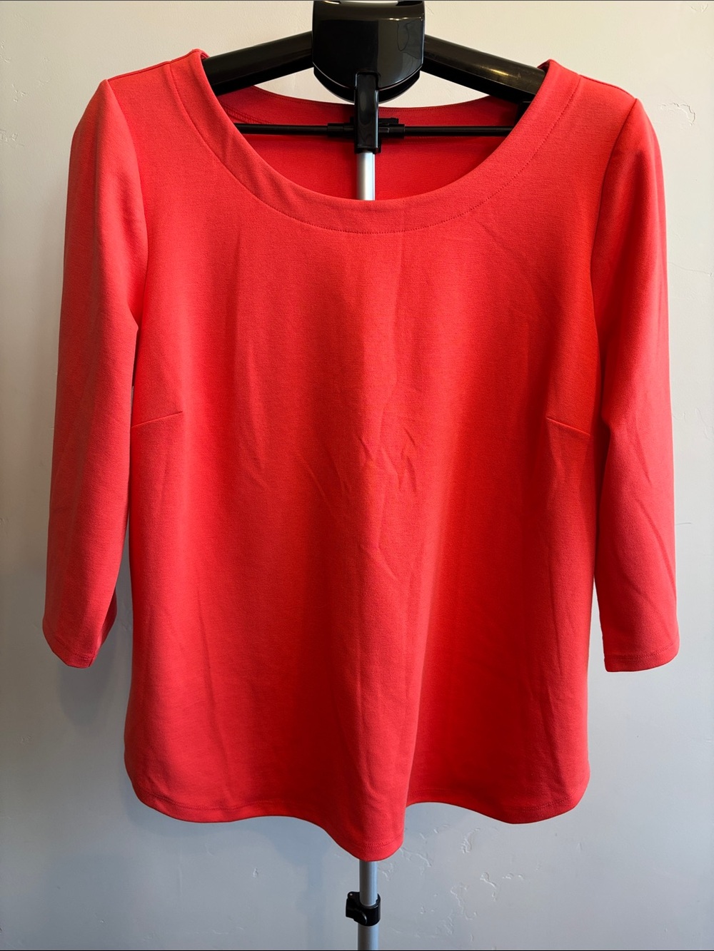 Ann Taylor Classic Three-Quarters Sleeve Scoop Neck Top